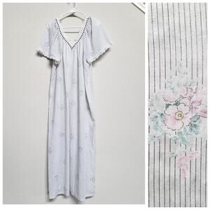 Vintage Nightgown Women Medium White Floral Striped Maxi Eyelet Lace Summer